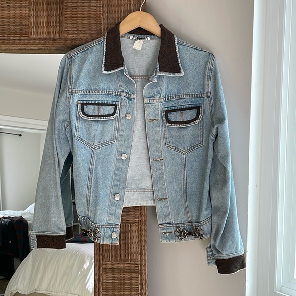 Vintage denim jacket - Picture 1 of 5